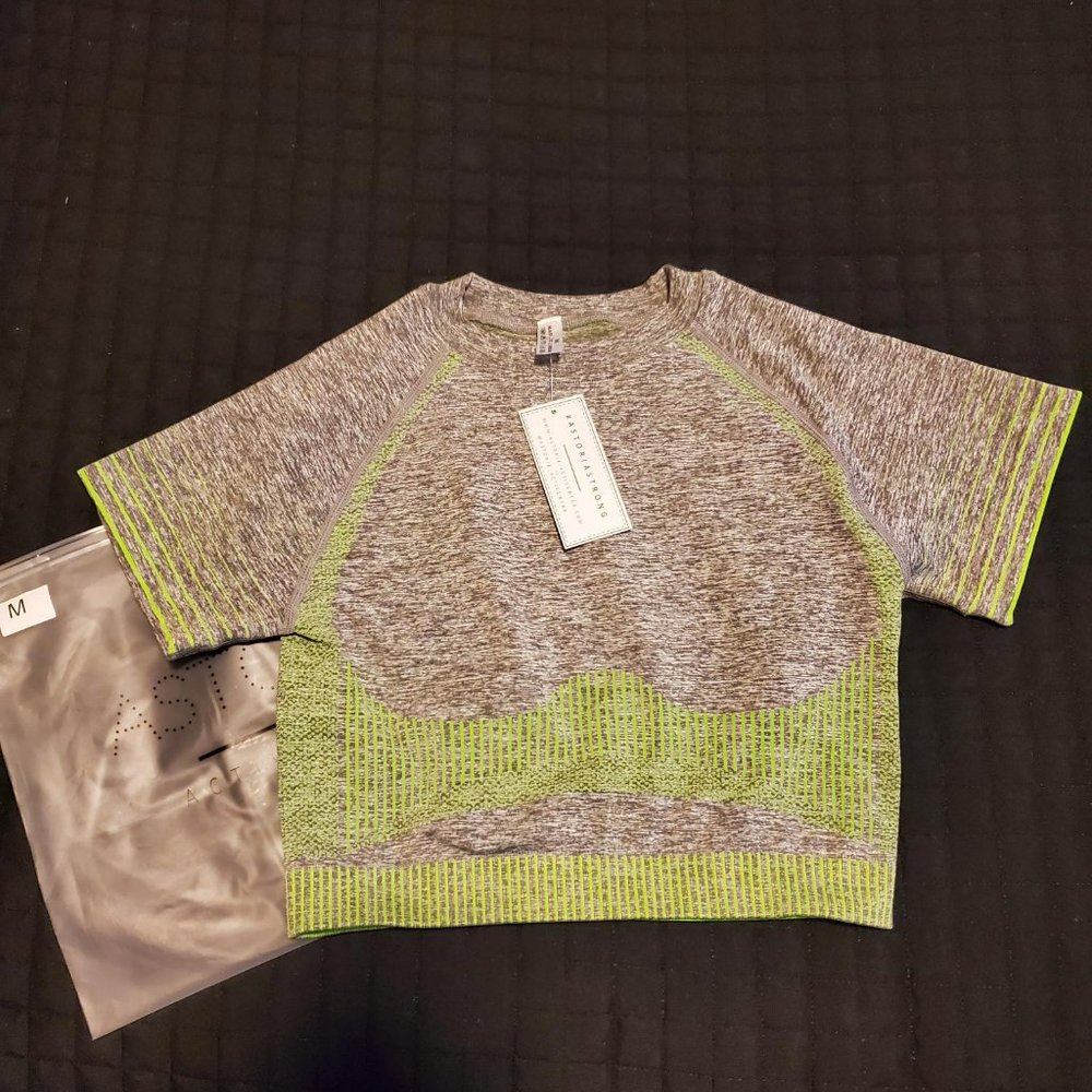 NEVER WORN! Astoria ENERGY Quarter-Sleeved Crop Top - Grey/Lime Green
